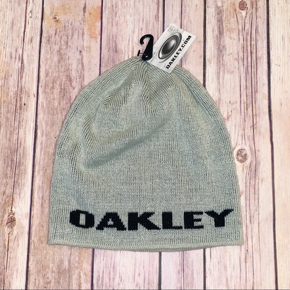 oakley ski hat